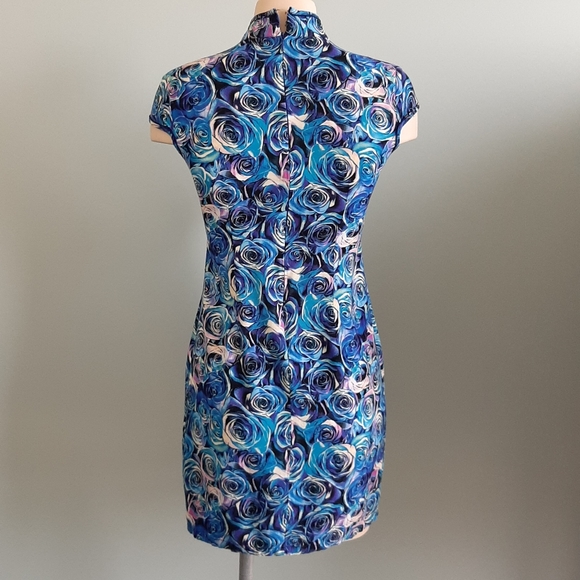 Blue roses digital print mini qipao - Picture 2 of 7